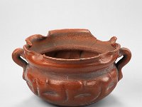 Ame Ker 26  Ame Ker 26, Mexiko, Bundesstaat Jalisco, Guadalajara/Tonalá, Kolonialzeit, 17./18. Jahrhundert, Napf, búcaro, Ton, H 7,5 cm, Dm 13 cm : Museumsfoto: Claus Cordes, Bestandskatalog Ethnologie